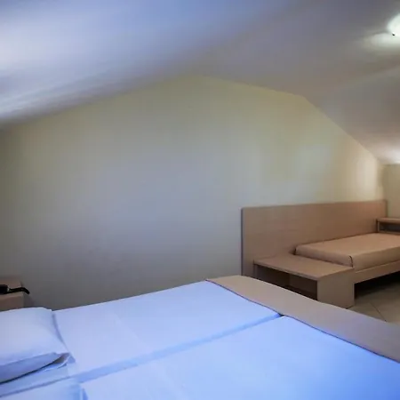 Makris Yialos Aparthotel *