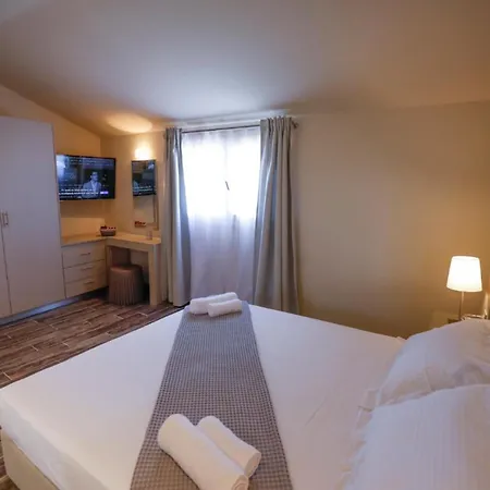 Aparthotel Makris Yialos *